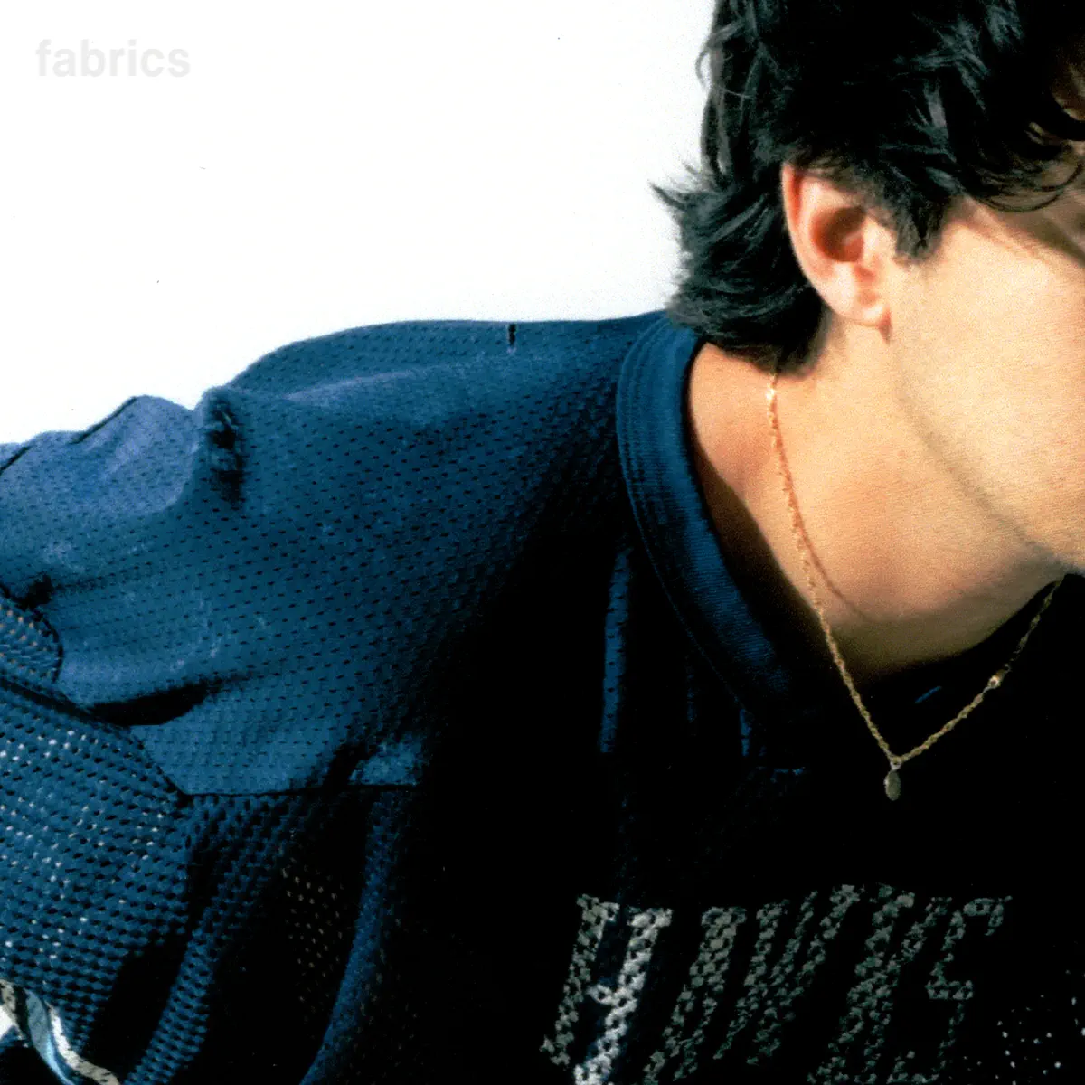 Avry - Fabrics (Deluxe) (2025) [iTunes Plus AAC M4A]-新房子