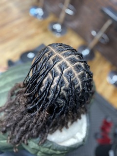 Crownd Maintenance Barber & Beauty Salon