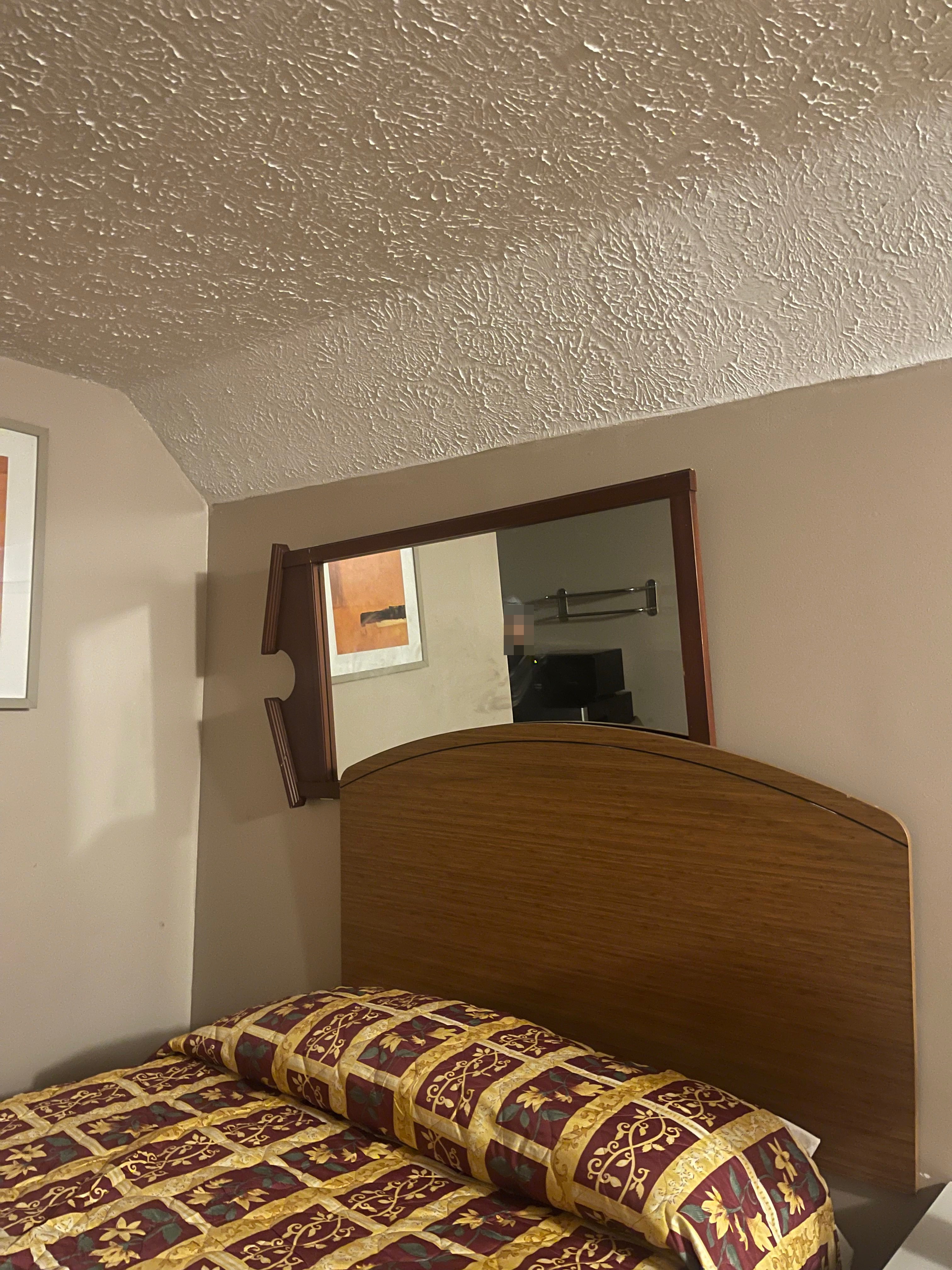 Regal 8 Inn