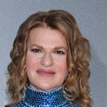 Sandra Bernhard