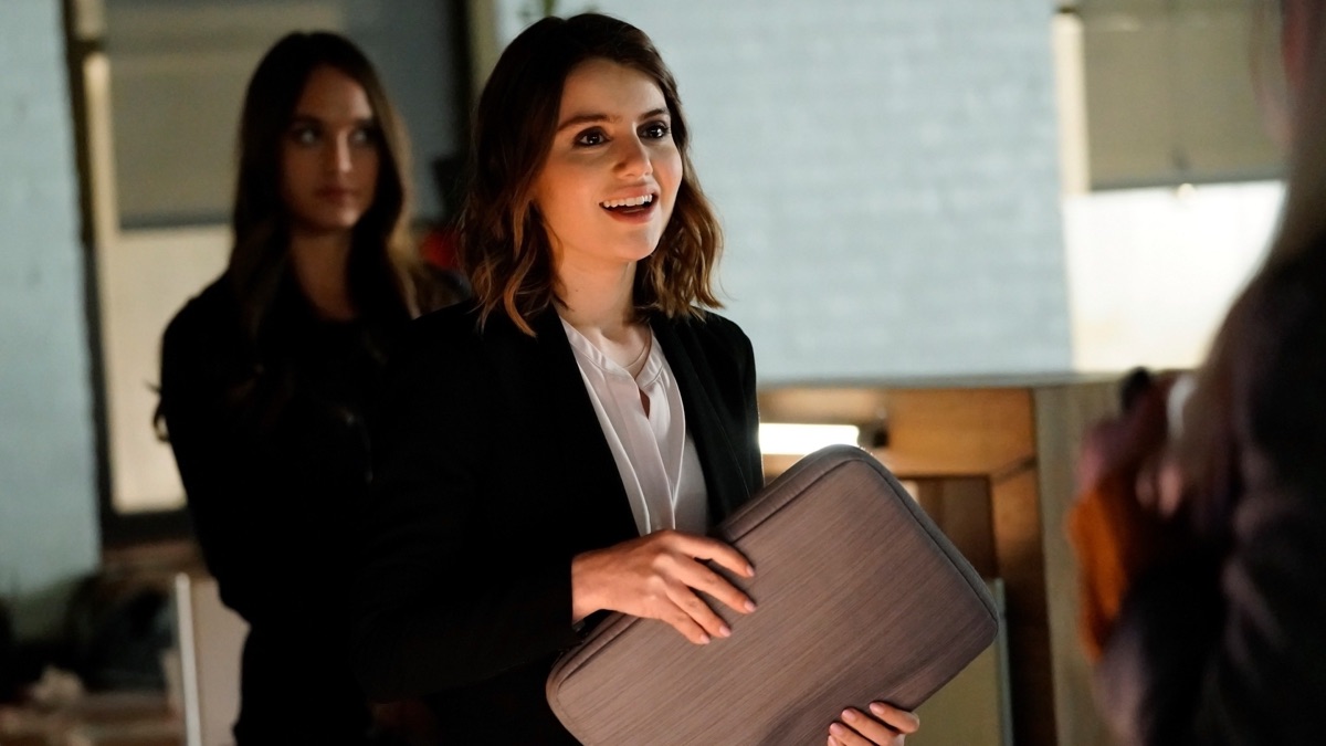 ‎Legacy - Blue Bloods (Series 8, Episode 15) - Apple TV (IN)