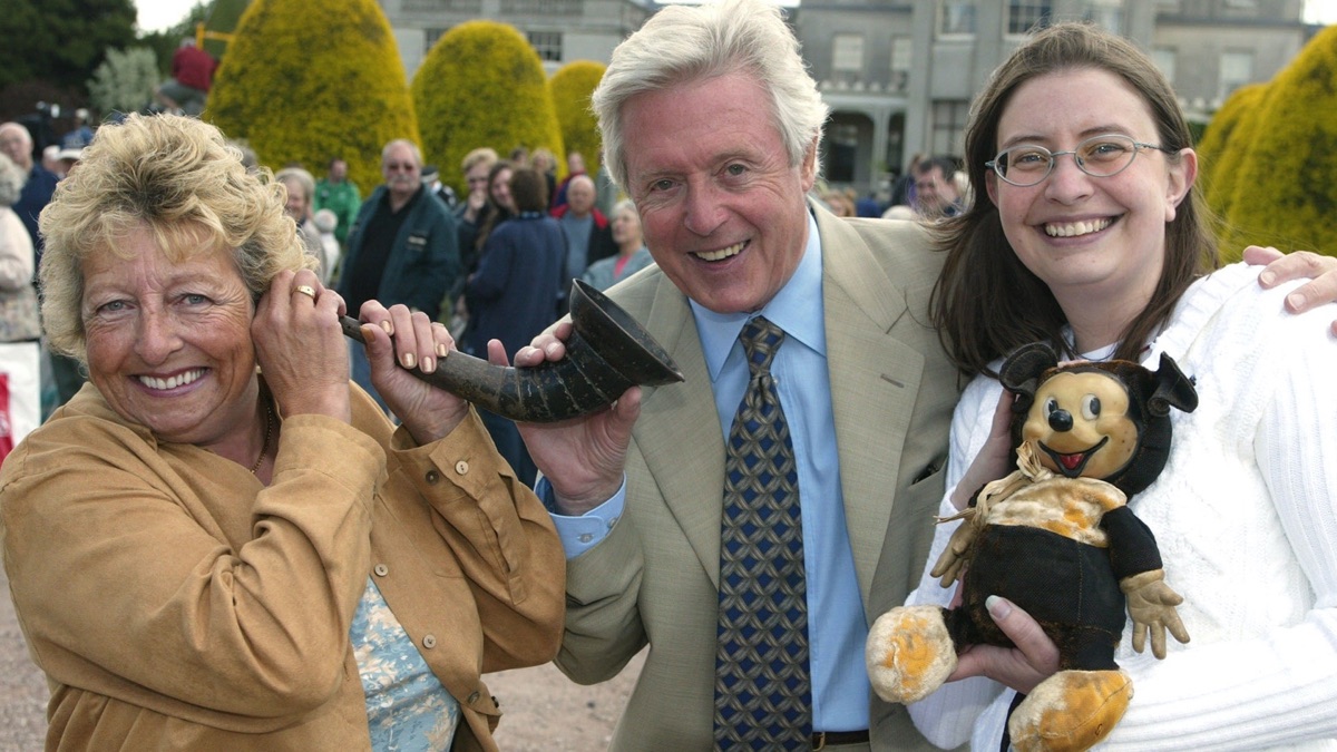 Knebworth House Antiques Roadshow (Season 23, Episode 10) Apple TV