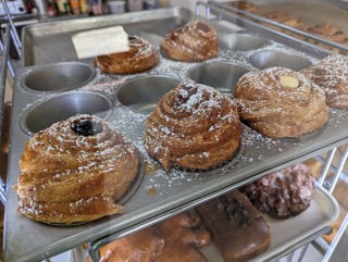 Dey’s Doughnuts & Croissants