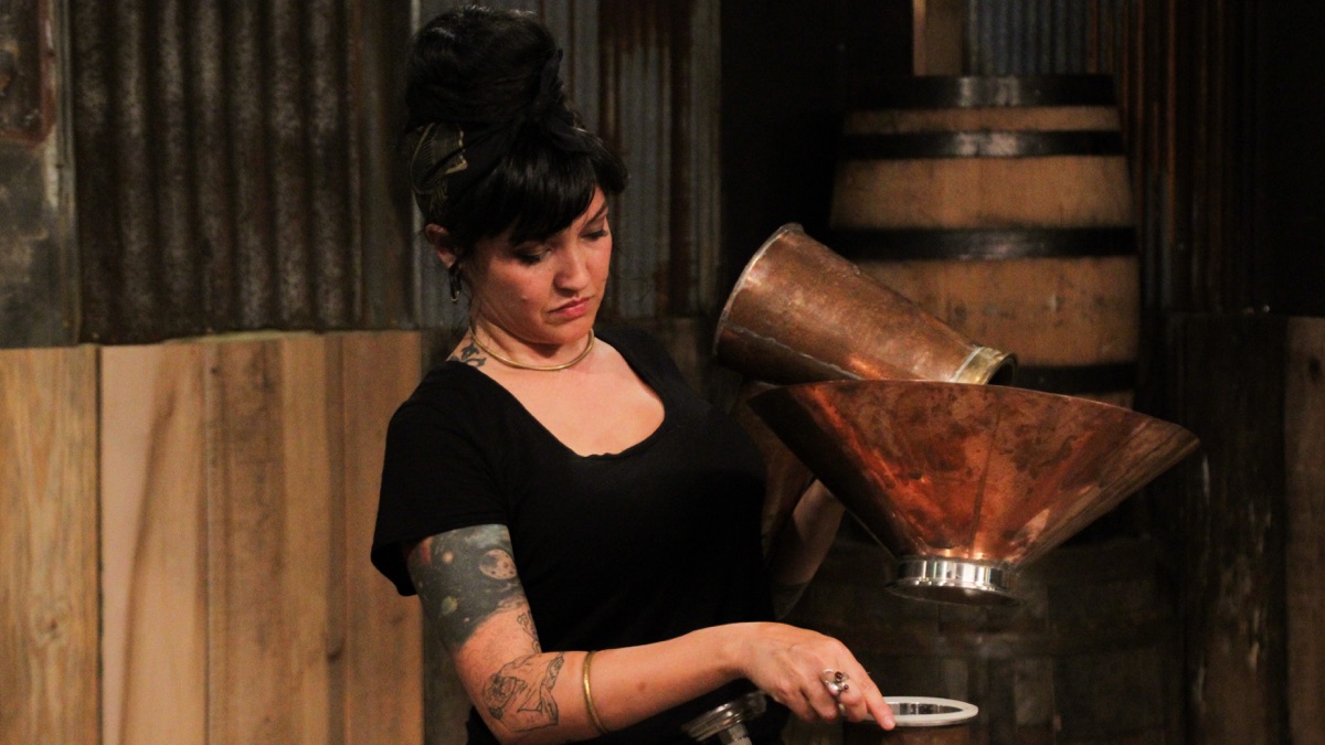 ‎Absinthe Makes the Heart Grow Fonder - Moonshiners: Master Distiller ...