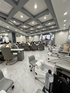 Nail Lounge