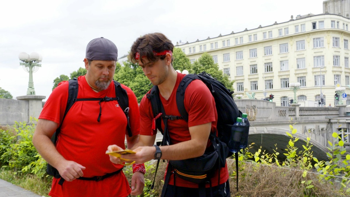 ‎In the Belly of the Earth - The Amazing Race (Season 35, Episode 9 ...