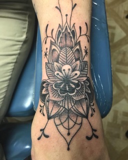 Top Shelf Tattoo tattoo studio in Rainbow City