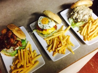 Cosmo’s Bar & Grill