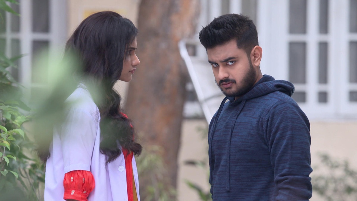 Rani Falls into Dhruva's Trap - Tomader Rani (Season 1, Episode 137 ...