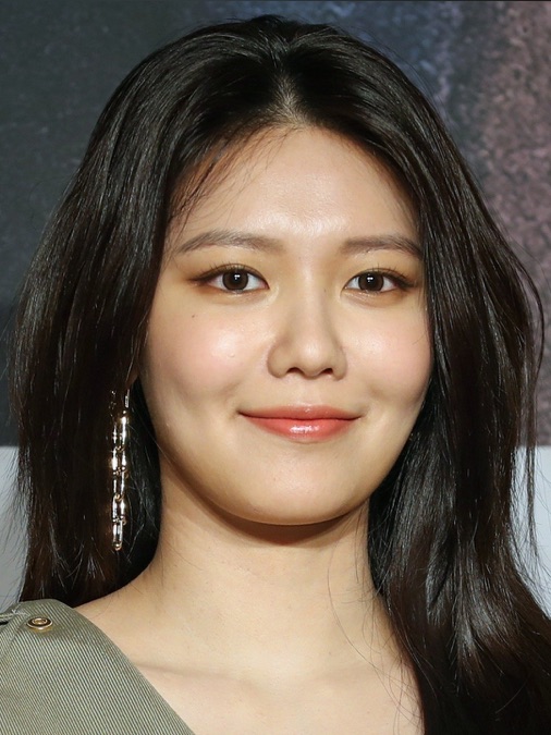 Soo-young Movies and Shows - Apple TV