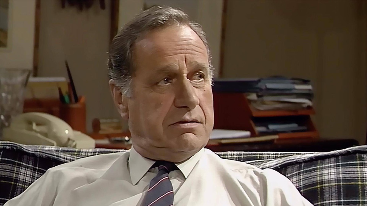 Covering Up As Time Goes By (Season 3, Episode 4) Apple TV (AU)