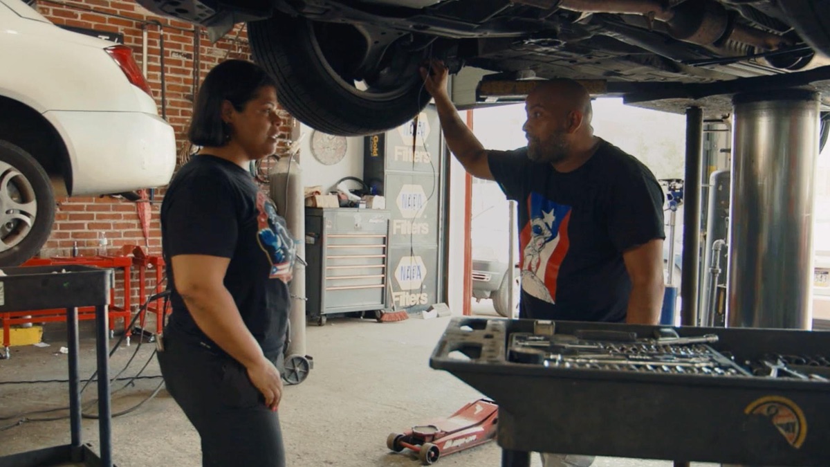 How a Puerto Rican Auto Shop in Philly Views the 2024 Election VOCES