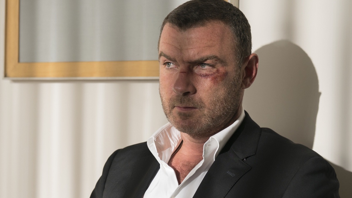 ‎Time Takes a Cigarette - Ray Donovan (Series 5, Episode 12) - Apple TV ...