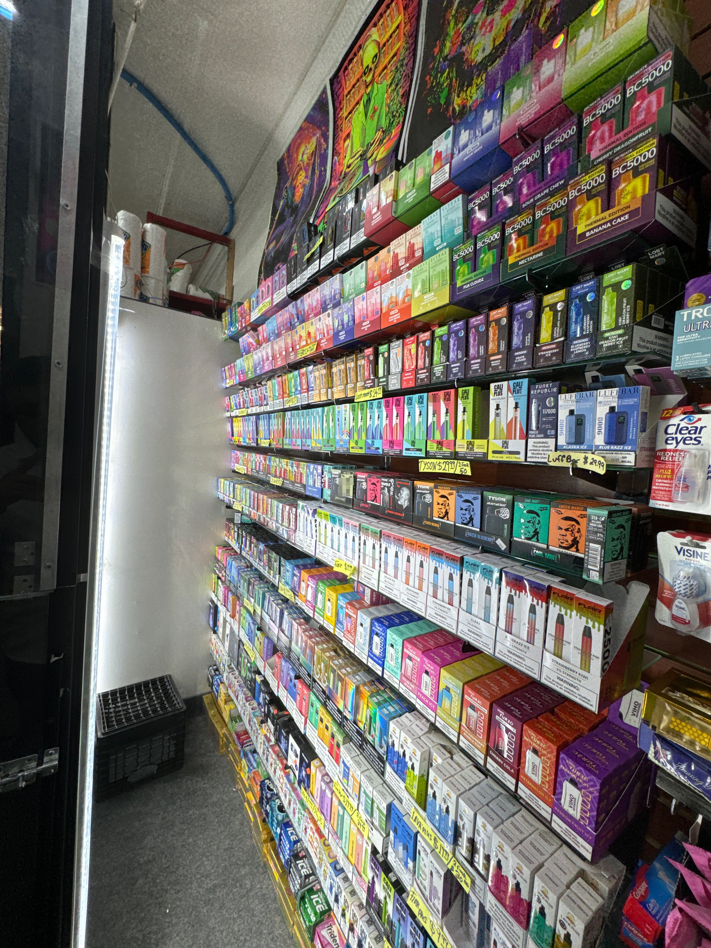 Queen Village Mini Market & smoke