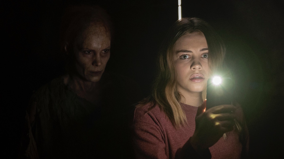 Into the Dark: They Come Knocking - Apple TV (CA)