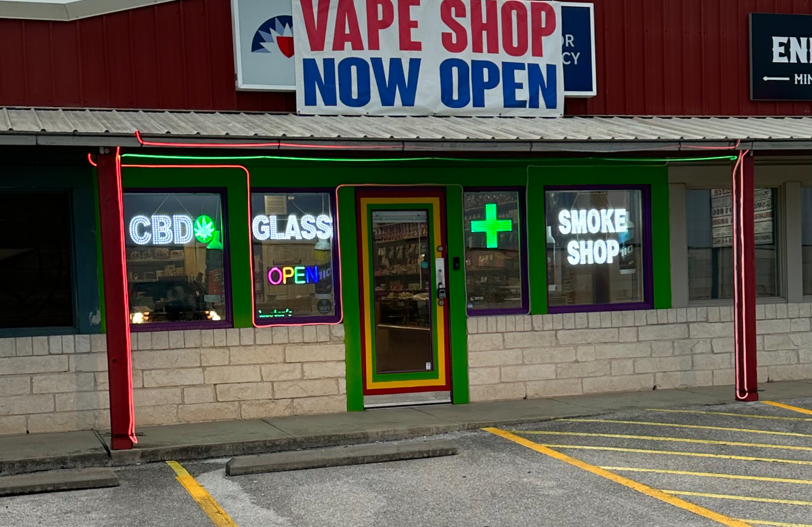 vape shop in street St. Louis vape shop closed after police allege illegal THC sales main image 0