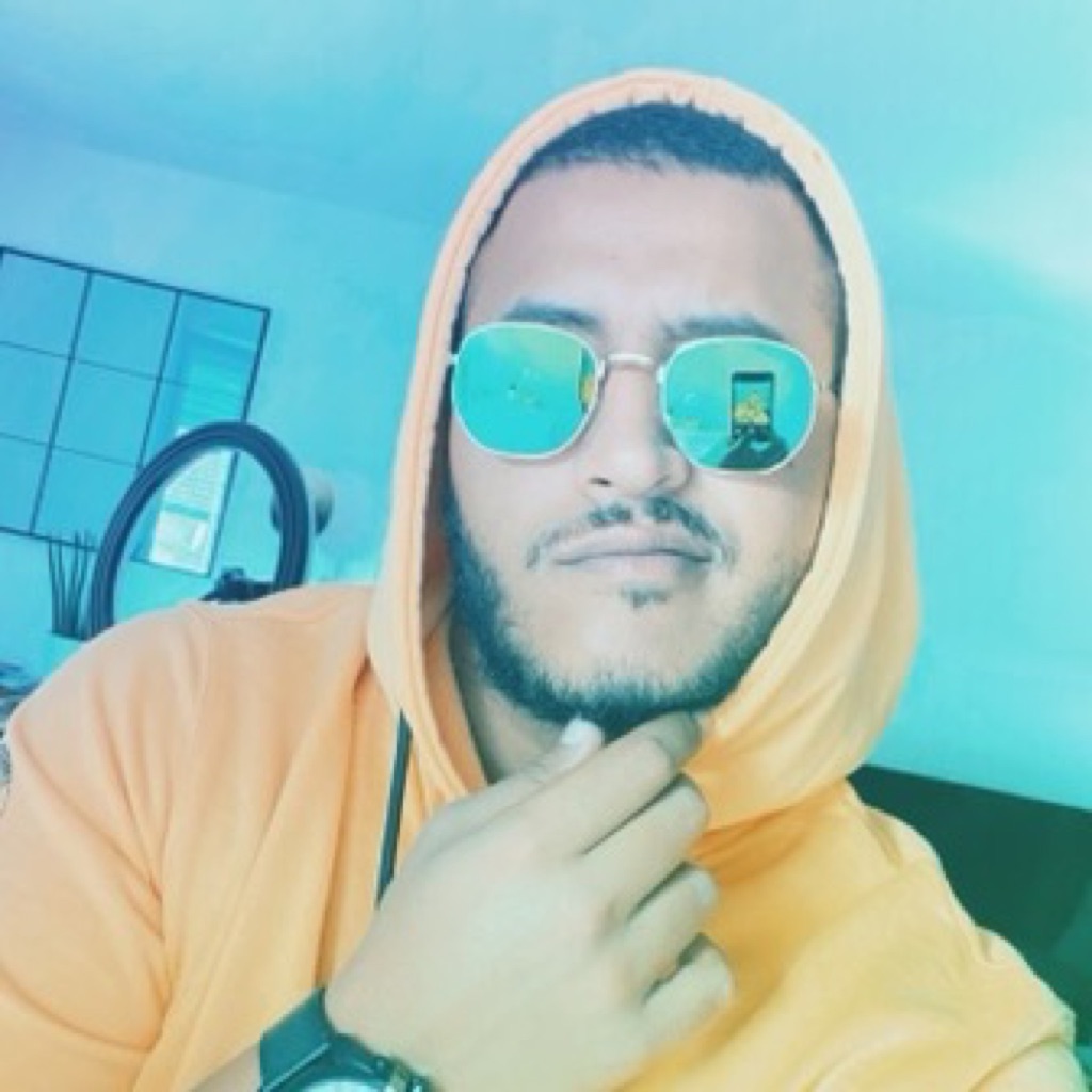 AppleMusic profile picture for @taoufiq