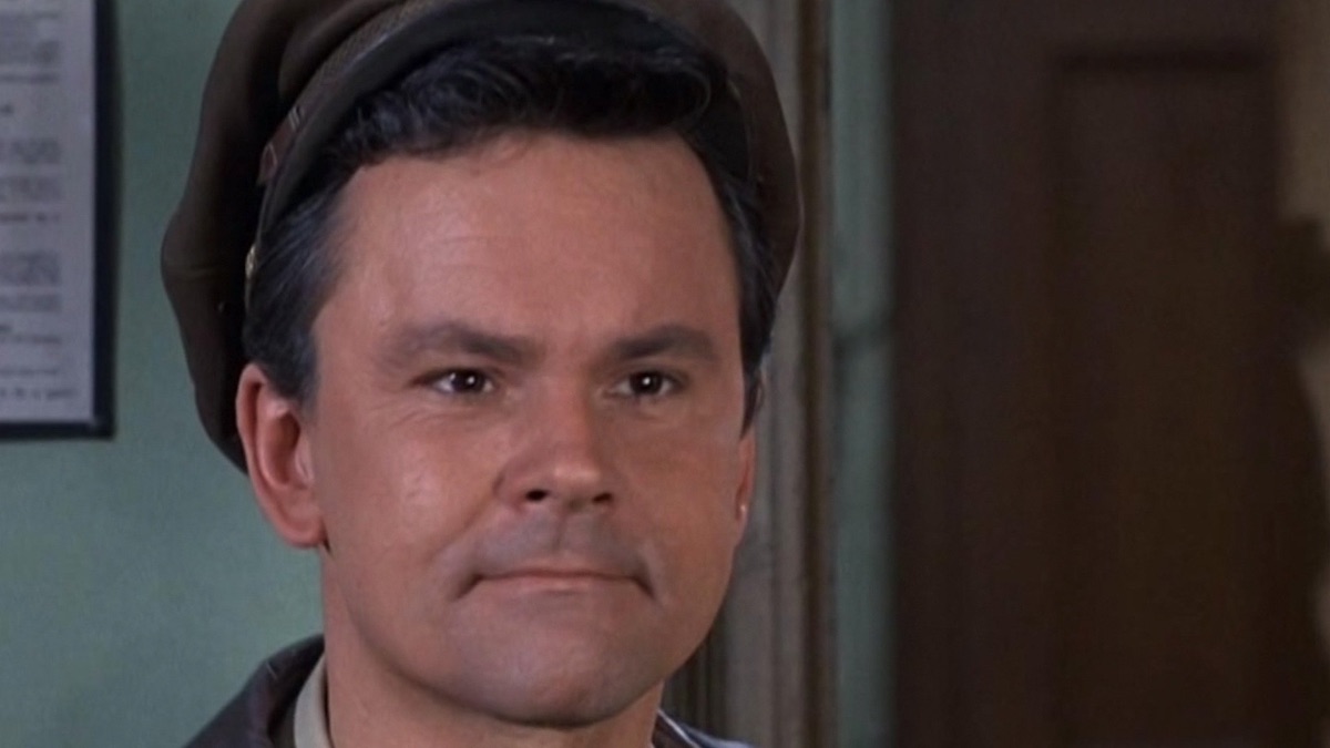 The Flame Grows Higher - Hogan's Heroes (Season 1, Episode 31) - Apple TV