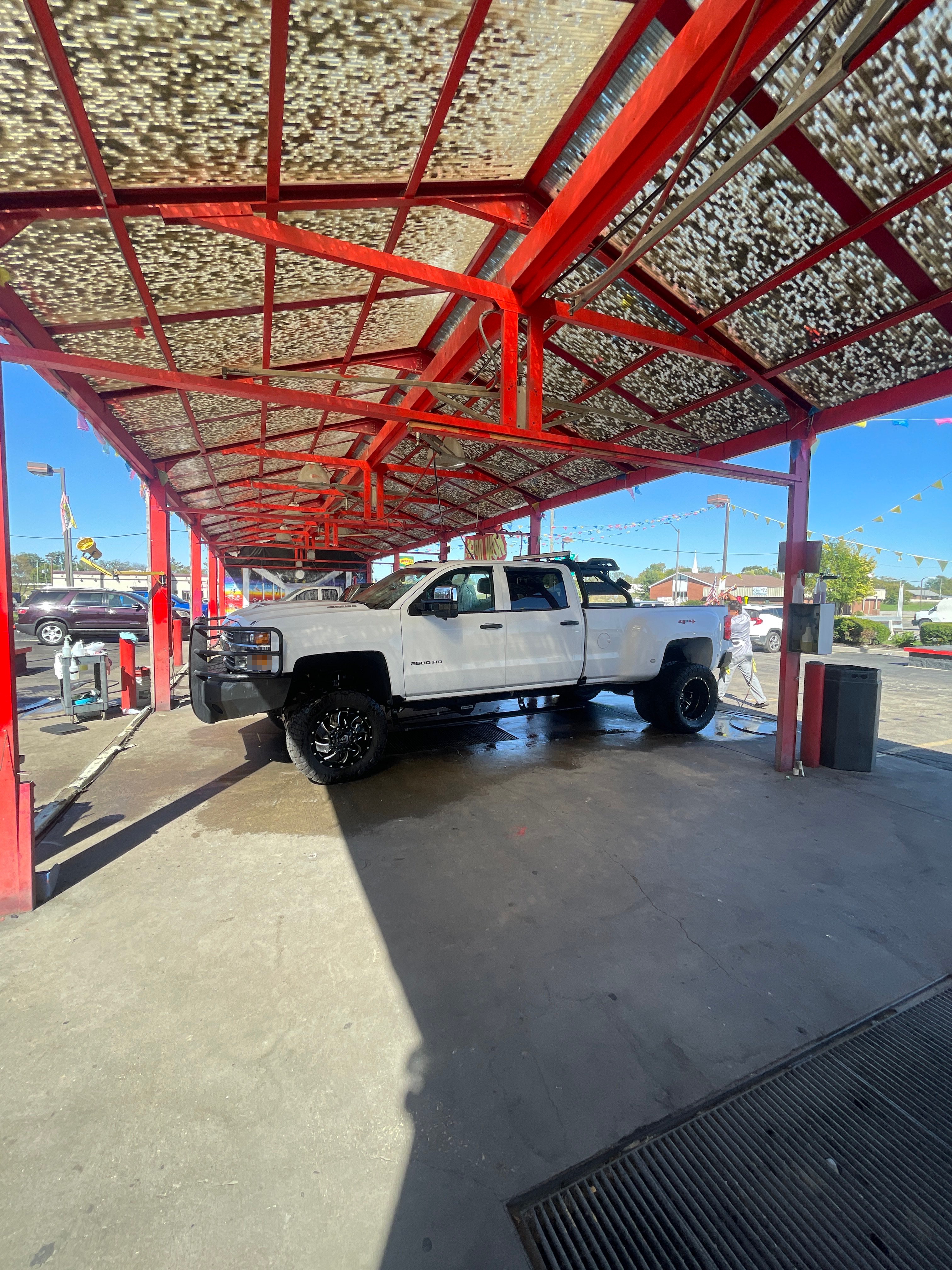 R&T Hand Car Wash