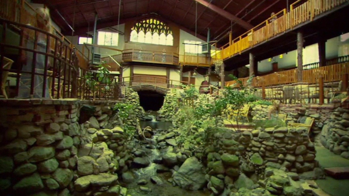 Brookdale Lodge - Ghost Adventures (Season 8, Episode 8) - Apple TV