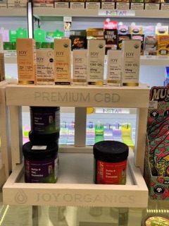 elfbar nachfüll pod läuft aus Instar Smoke Shop in Santa Monica, CA United States
