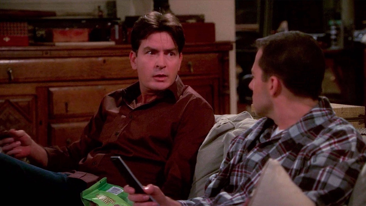 Kinda Like Necrophilia - Two and a Half Men (Series 5, Episode 10