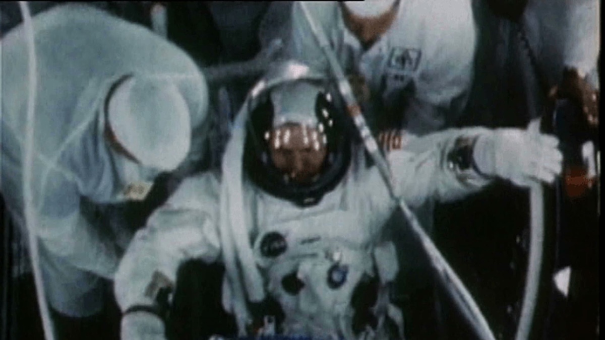 Episode 6 – Space Race: Race to the Moon (Season 1, Episode 6) - Apple ...