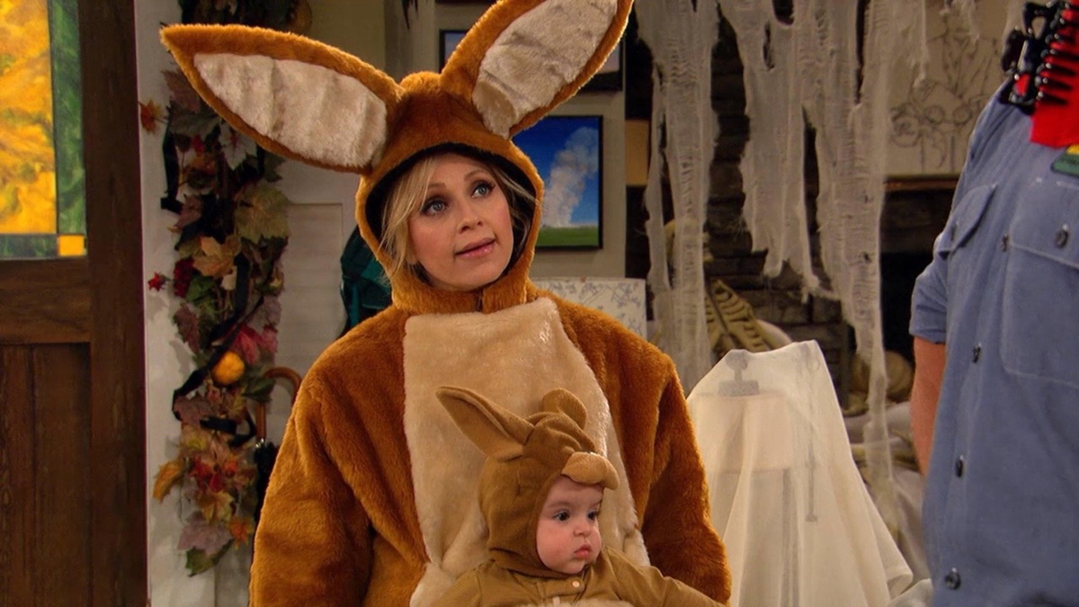 던컨 가족의 할로윈 - 찰리야 부탁해(시즌 3, 에피소드 16) - Apple TV (KR), image size:1200x675