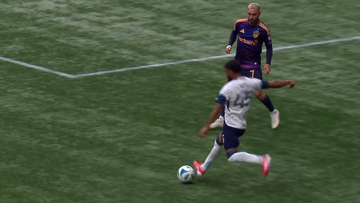 ‏Assist: P. Vite vs. LA, 87' - Apple TV