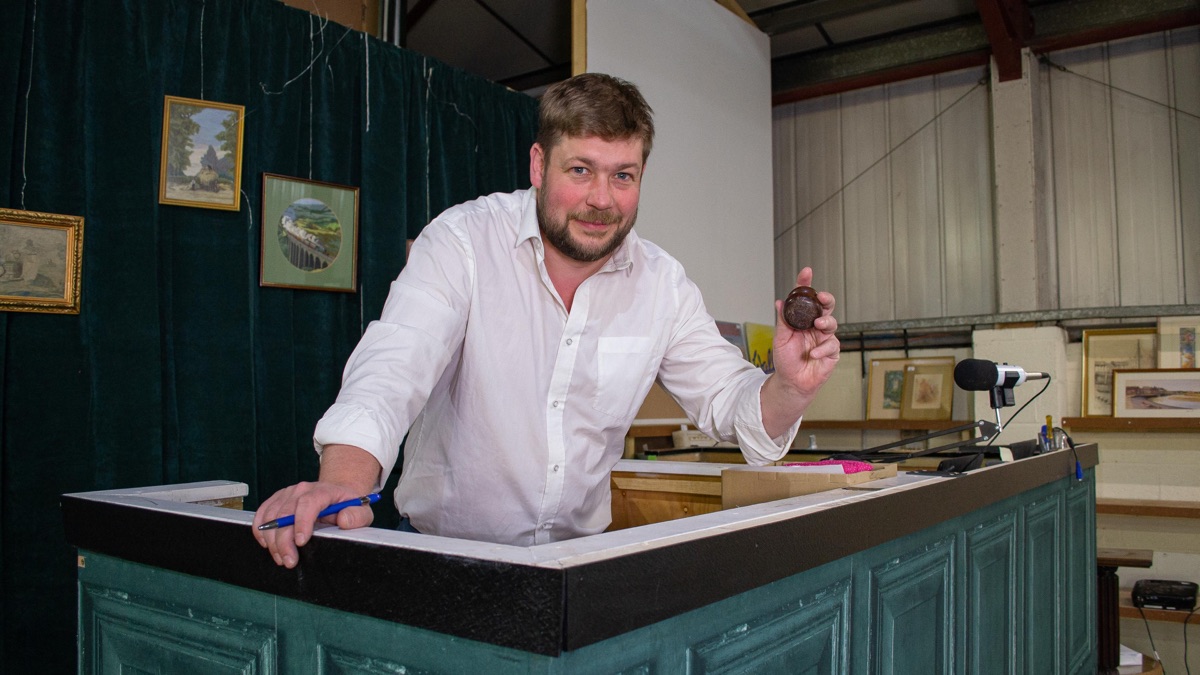 StocktononTees House Clearance The Yorkshire Auction House (Series