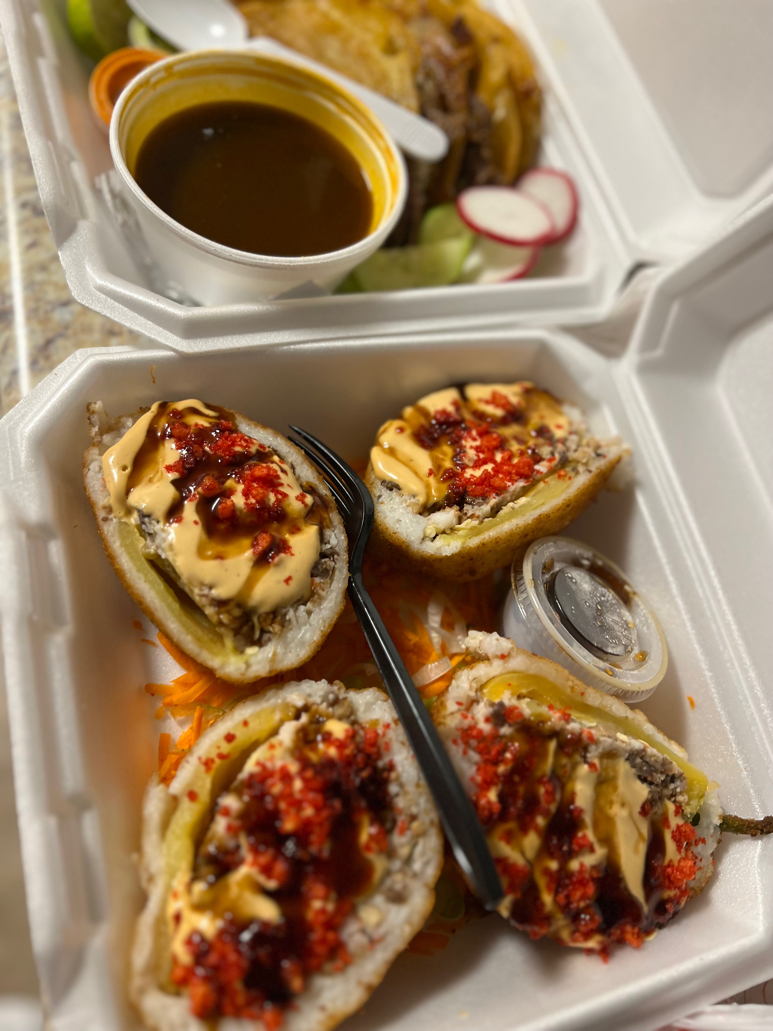 Sushi Y Tacos Del Valle