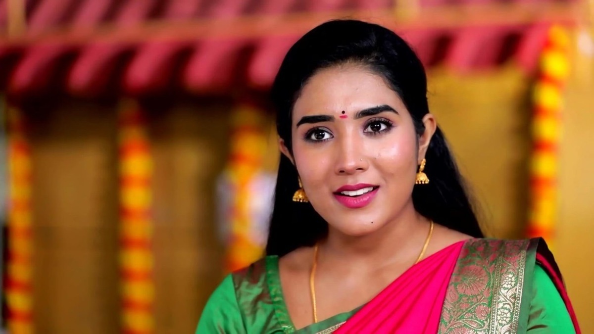 ‎Gandhimathi's Words Render Mithra Speechless - Deivam Thantha Poove ...