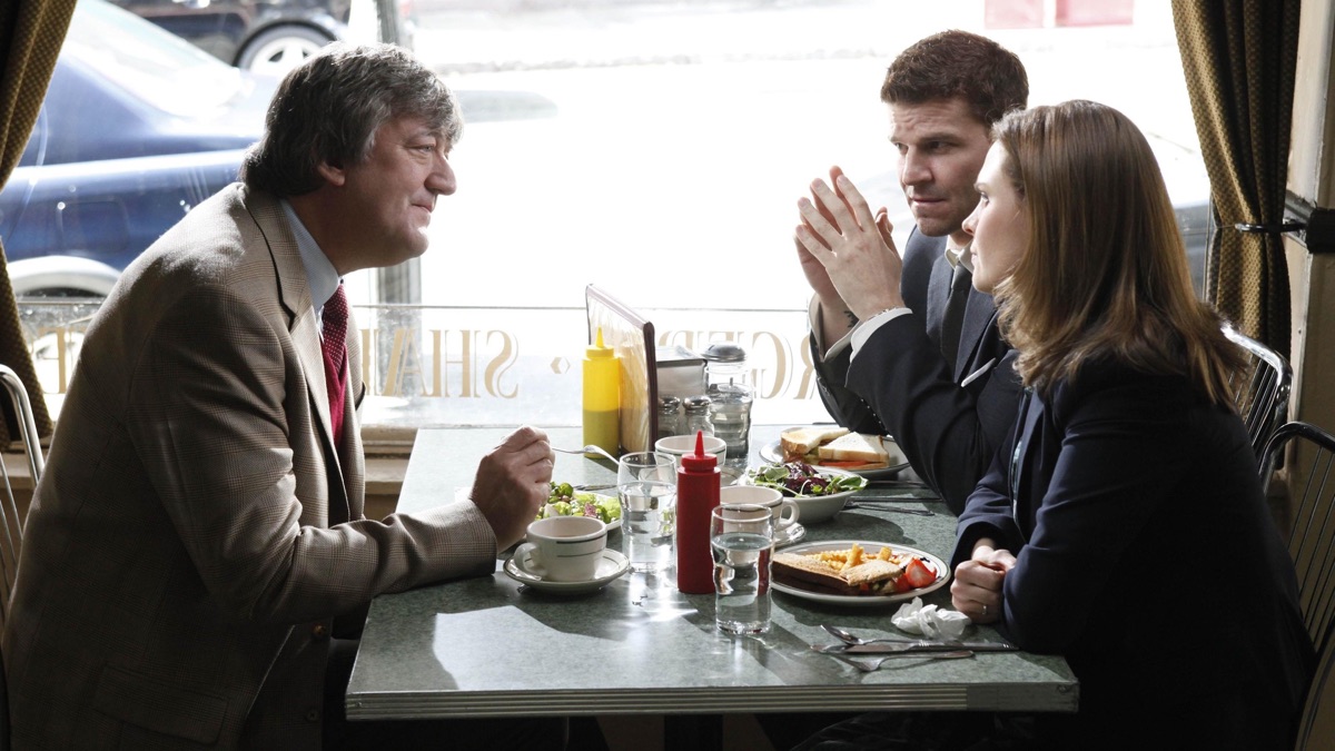 Mayhem on a Cross Bones (Season 4, Episode 21) Apple TV