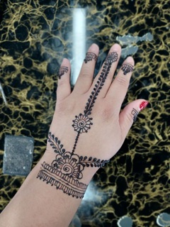 Mona’s Salon and Threading