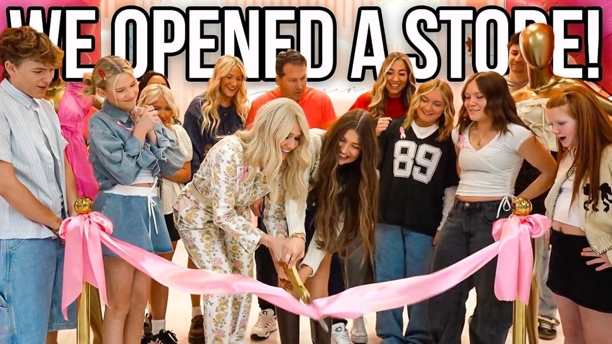 ‎We Opened Sixteen Clothing Store - Not Enough Nelsons (Series 1