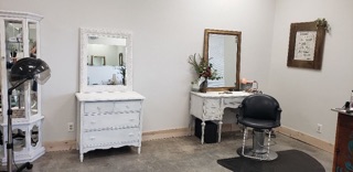 Blondie’s Studio Salon