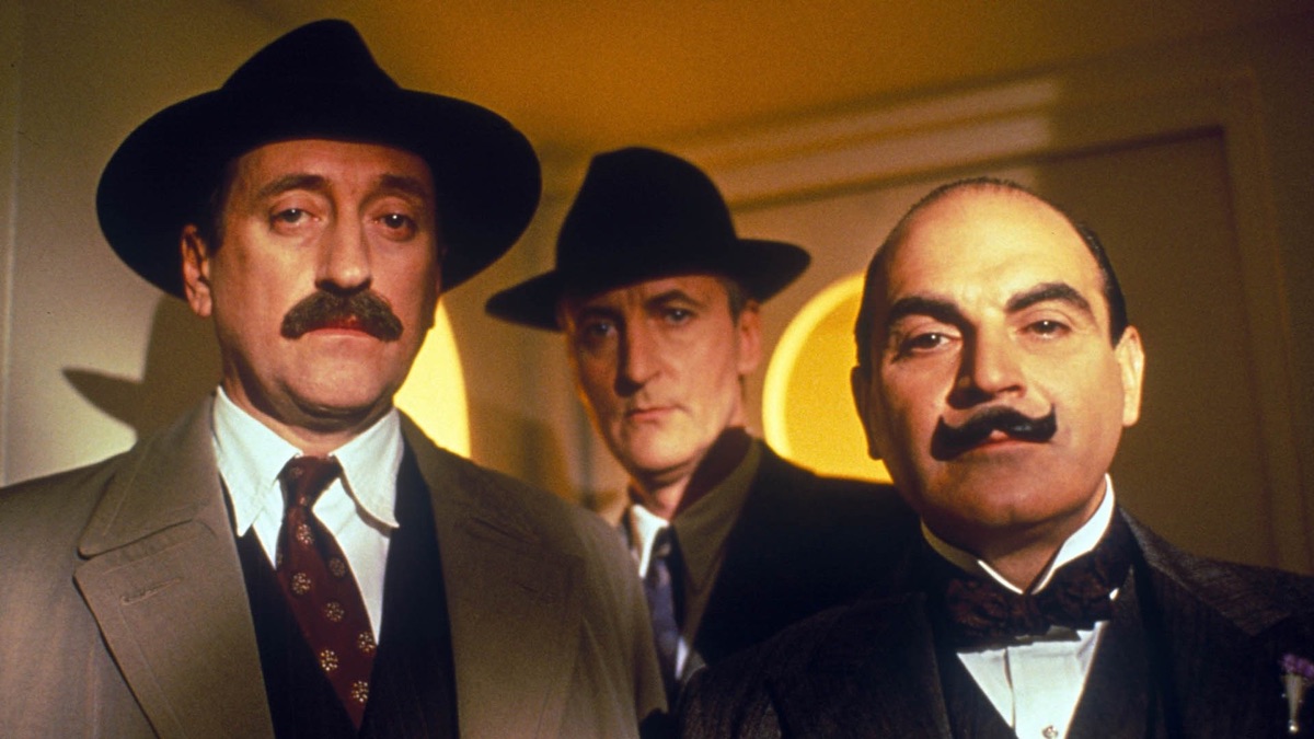 El espejo del muerto - Poirot de Agatha Christie (temporada 5, episodio 7)  - Apple TV