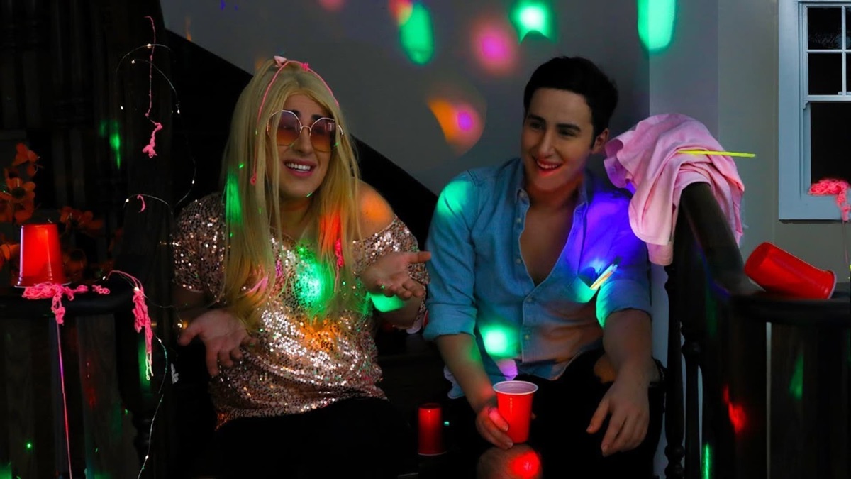 ‎I Threw a House Party to Impress My Crush – Dan & Riya (Season 1 ...
