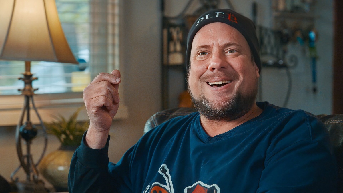 Episode 2 - Fugitive: The Mystery of the Crypto Queen (Series 1, Episode 2)  - Apple TV (UK)