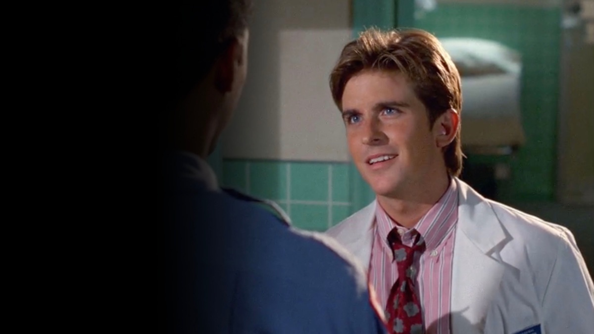‎Murder By The Busload – Diagnosis Murder (Season 4, Episode 208 ...
