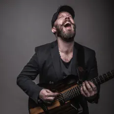 收听 Ryan Sheridan、观看音乐视频、阅读小传、查看巡演日期等 ！