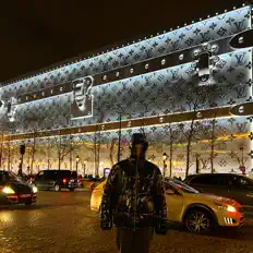 聆聽 ESKO、觀看音樂影片、閱讀小傳、查看巡演日期等！