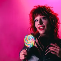 Hör dir Candy Cavity an, schau dir Musikvideos an, lies die Biografie, finde Tourdaten und mehr!