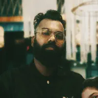 Ακούστε περιεχόμενο από undefined, παρακολουθήστε μουσικά βίντεο, διαβάστε το βιογραφικό, δείτε ημερομηνίες περιοδείας, και πολλά ακόμη!
