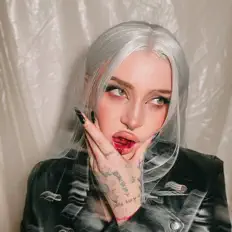 Dengarkan LUISA, tonton video musik, baca bio, lihat tanggal tur & lainnya!