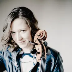 Escucha a Ildiko Szabo, mira vídeos musicales, lee la biografía, consulta fechas de giras y mucho más.