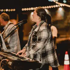 收听 Trystan Beeson、观看音乐视频、阅读小传、查看巡演日期等 ！