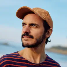 Sylvain Duthuを聴いたり、ミュージックビデオを鑑賞したり、経歴やツアー日程などを確認したりしましょう！