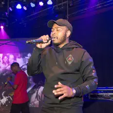 Escucha a Scott Johnson, mira videos musicales, lee su biografía, consulta las fechas de las gira y más.