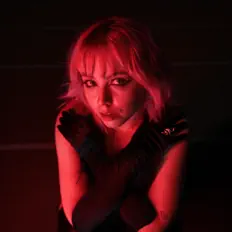 Dengarkan charvinn, tonton video musik, baca bio, lihat tanggal tur & lainnya!